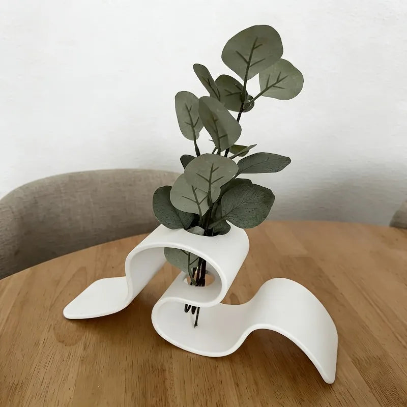 Curved 3D Printed Ribbon Vase