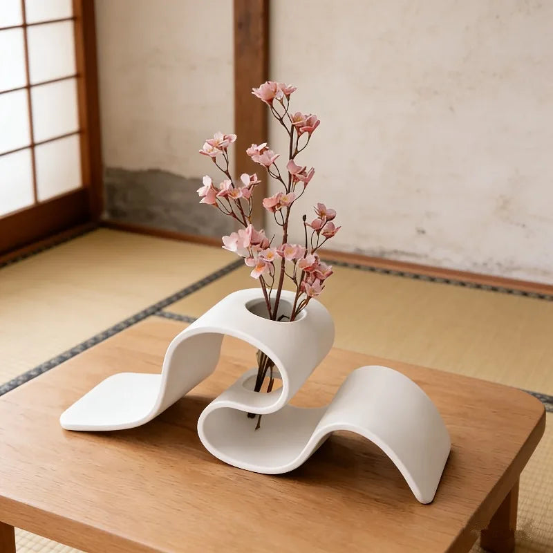 Curved 3D Printed Ribbon Vase